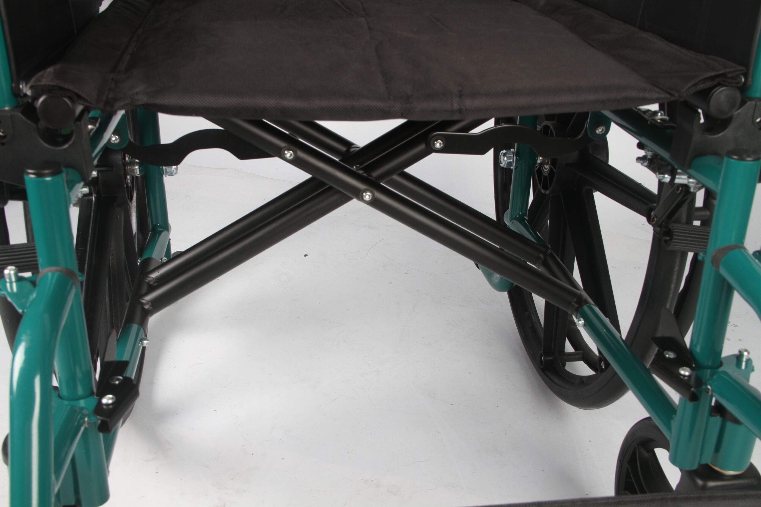 Silla de Ruedas Bariátrica Plegable (Soporta hasta 140 kg) - Imagen 5